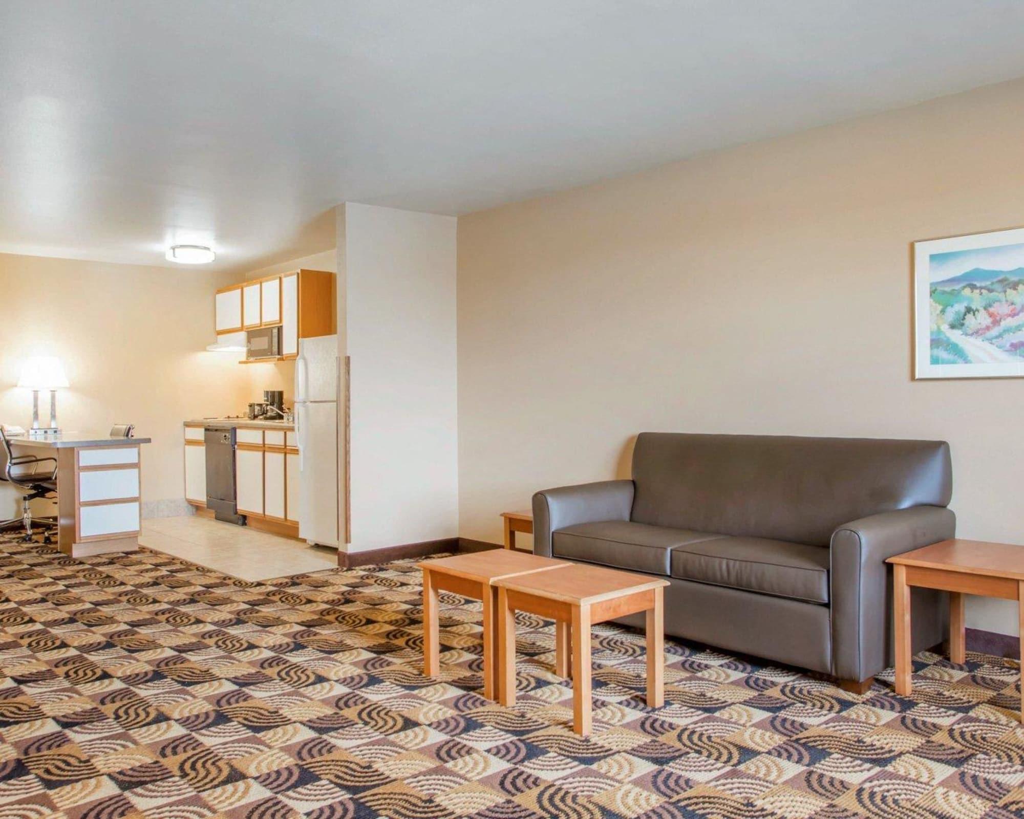 Hawthorn Suites By Wyndham Oak Creek/Milwaukee Airport Екстериор снимка